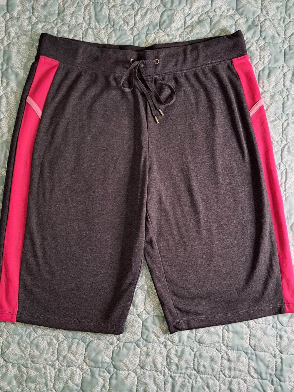 Women's Just Be Capris Gray with Pink Stripe Size Large